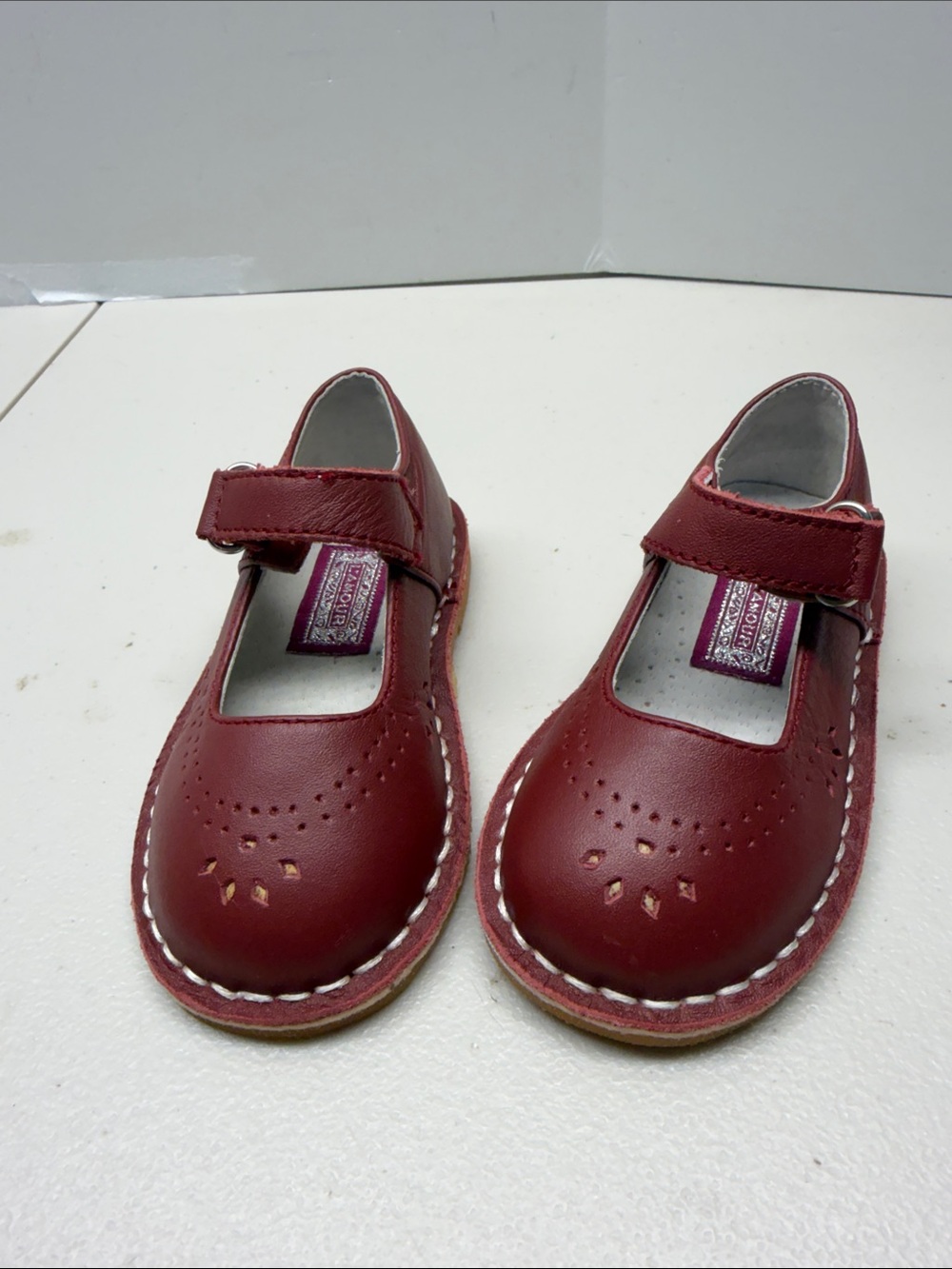 Lamour Girls Burgundy Mary Jane Dress Shoes with Strap. NEW